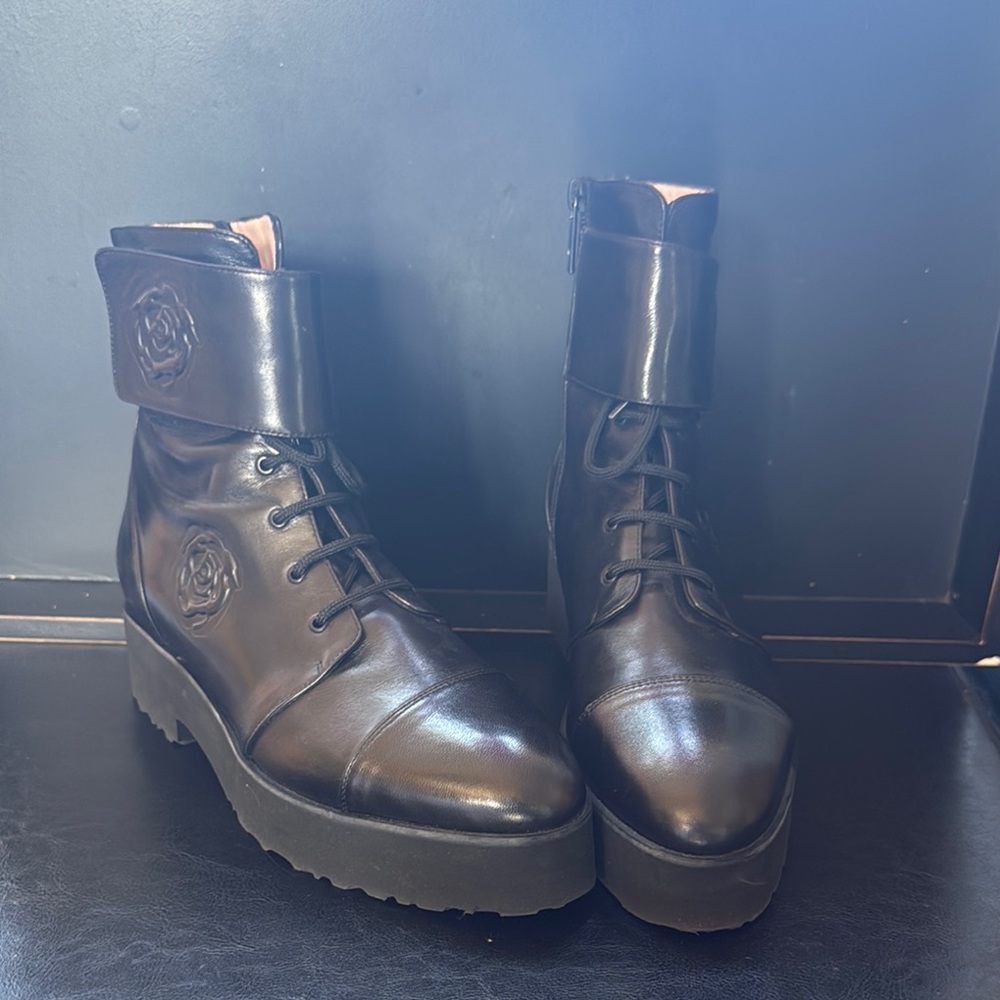 Taryn Rose Black Leather women’s Boots